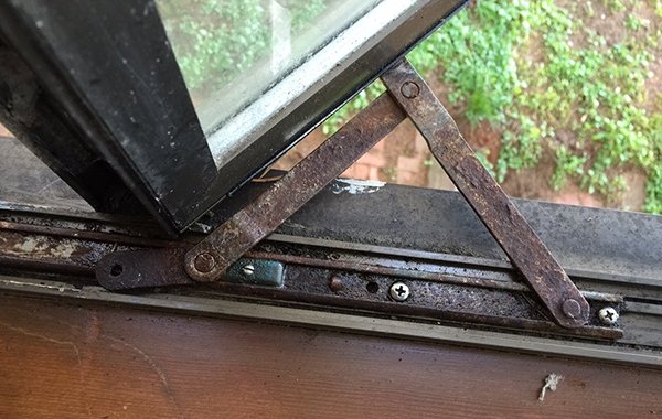 PVC window hinge repair